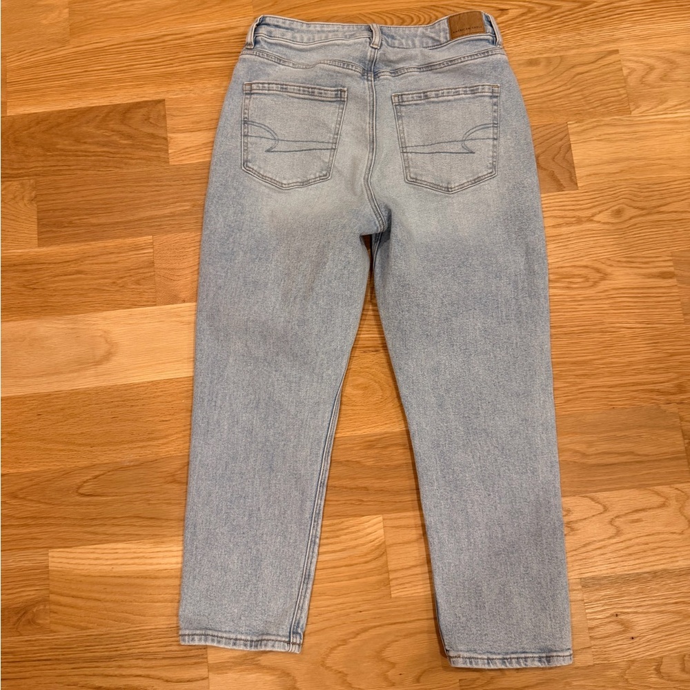 AE Strigid Mom Jeans- size 6 X-Short - Picture 2 of 7